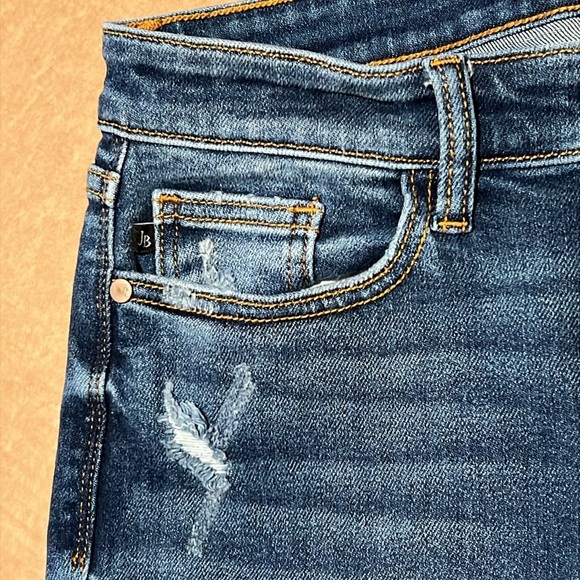 Judy Blue Mid-Rise Straight Leg Distressed Dad Jean, size 28 - Picture 7 of 16